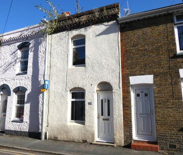 2 bedroom terraced house to rent - Photo 1