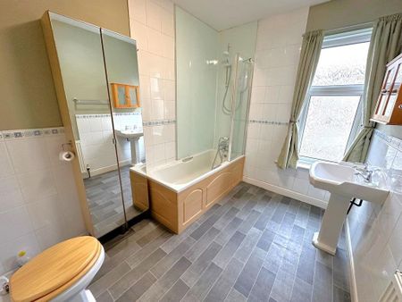 2 bedroom terraced house to rent - Photo 3