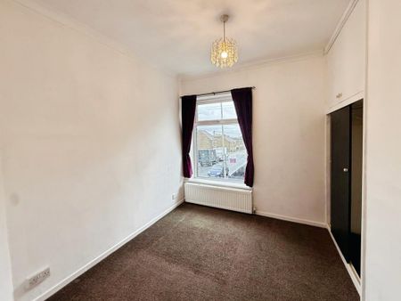 2 bedroom end of terrace house to rent - Photo 3