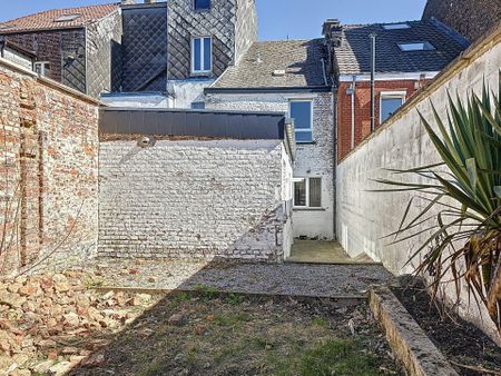 Gelijkvloerse verdieping met één slaapkamer in Gosselies - Photo 3