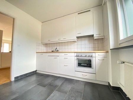 Bright apartment with sunny balcony - Photo 5