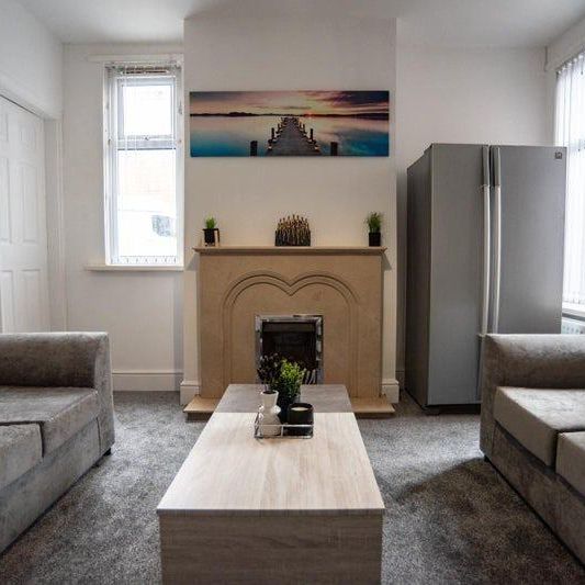 1 bedroom in a house share to rent - Photo 1