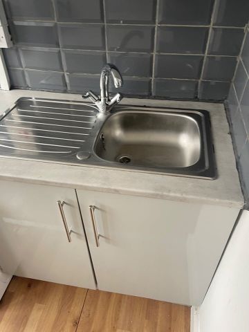 Studio Flat, Coburg Crescent, SW2 - Photo 3