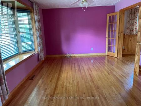 64 SANDSPRINGS CRESCENT - Photo 2