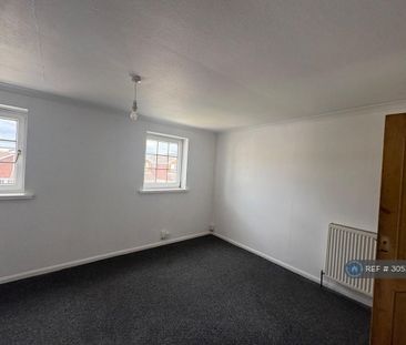 3 bedroom detached house to rent - Photo 2
