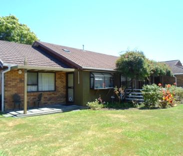 Waikanae - 4 Bedrooms - Photo 2