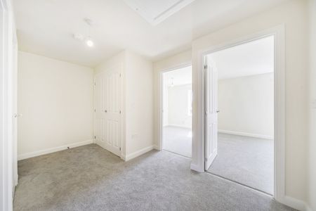 Southwold Drive, Peterborough, Hampton Beach - Photo 3