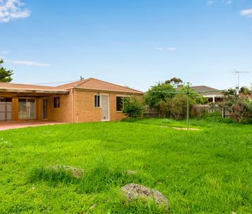 Family Home in Prime Location! - Photo 1