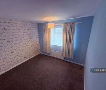 3 bedroom semi-detached house to rent - Photo 6