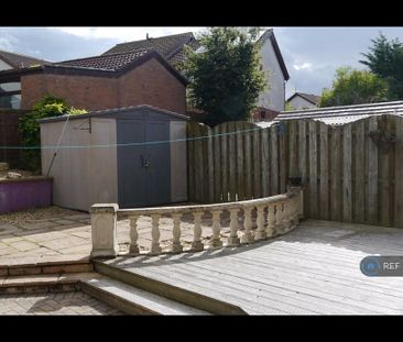 3 bedroom semi-detached house to rent - Photo 3