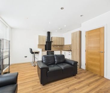 Mint Drive, Hockley - Photo 6