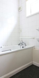 Wellington Road North, Hounslow - Photo 3