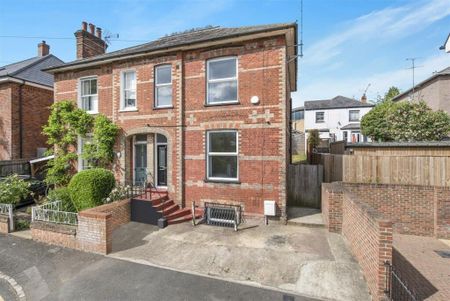 1 bedroom in a house share to rent - Photo 5