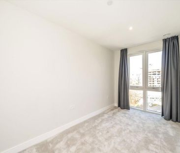 3 bedroom flat to rent - Photo 4