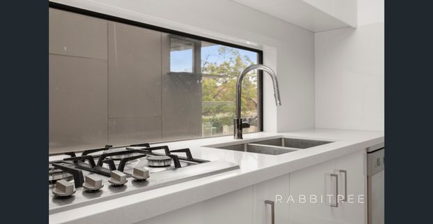 Stylish Townhouse Living in Preston - 2 Bedrooms, 2 Bathrooms - Unfurnished - Photo 1