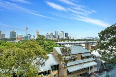 Unfurnished One-Bedroom Apartment - 6 Month Lease - Photo 5