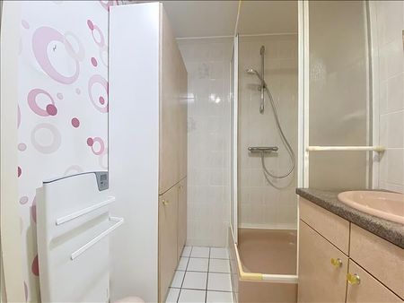 3 pièces - 61,99 m² - 2ème étage - Colocation non autorisée - Photo 2