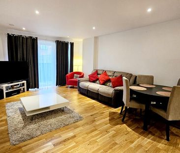 3 bedroom flat to rent - Photo 3