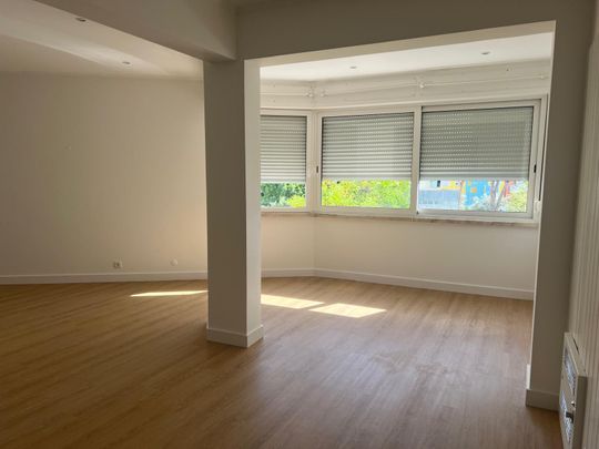 Apartamento T0 totalmente remodelado no Bairro da Assunção, em Cascais - Photo 1