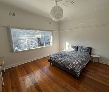 Caulfield North - Photo 3