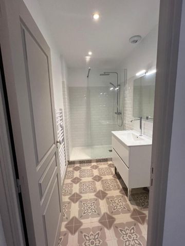 Location Appartement 3 pièces 52m² DRAGUIGNAN 83300 - Photo 3