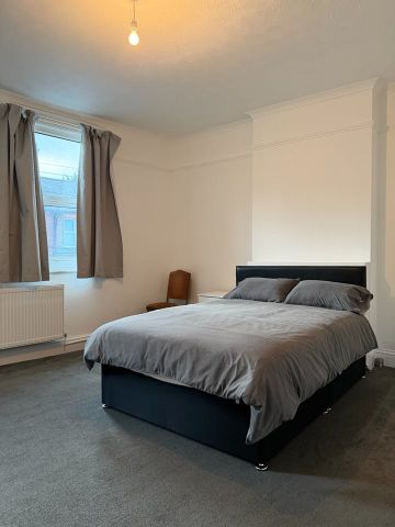 Room in a Shared House, Stockwood Crescent, LU1 - Photo 4