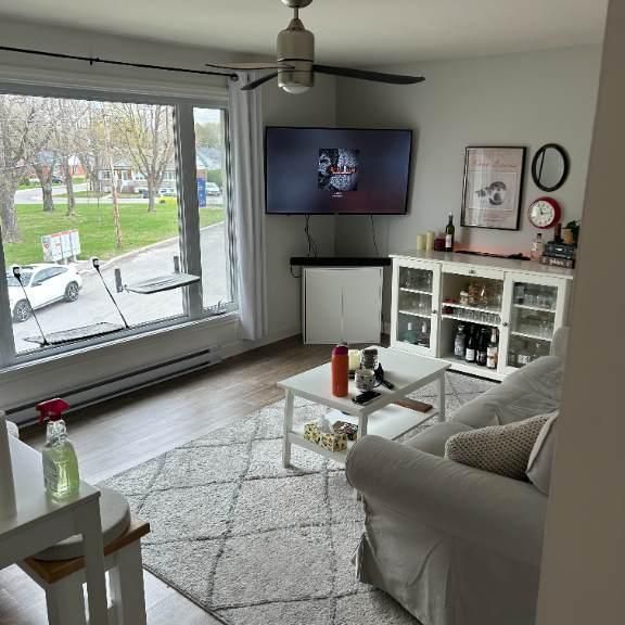 Grand logement au 2e étage d’un duplex, 5 ½, 1250pc. - Photo 1