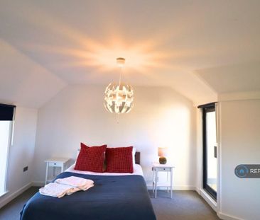 3 bedroom penthouse to rent - Photo 3