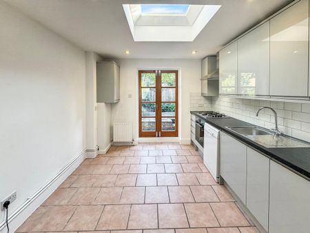 2 bedroom terraced house to rent - Photo 3