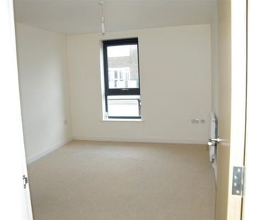 Derry Avenue, South Ockendon, Property for rent - Photo 2