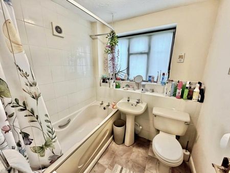 Guests Close, Donnington, Telford, TF2 - Photo 4