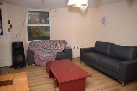 8 bedroom house to rent - Photo 2