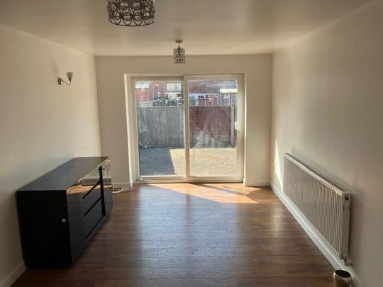 2 bedroom bungalow to rent - Photo 1