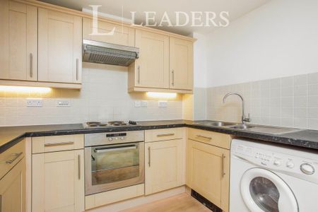 1 bedroom flat to rent - Photo 2