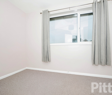 2 bedroom end of terrace house to rent - Photo 3