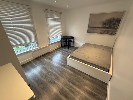 Terraced house to rent - Photo 1