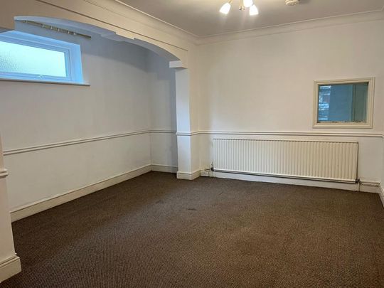 7 bedroom semi-detached house to rent - Photo 1