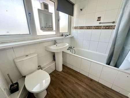 Ferraro Close, Hounslow, TW5 - Photo 5