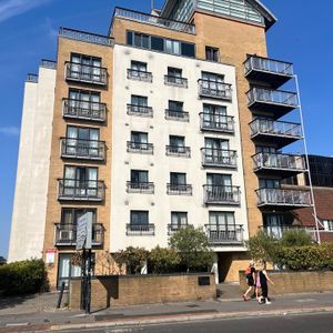 2 Bed Flat, Skyline Court, CR0 - Photo 3