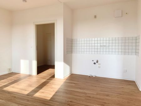 Dresden-Altstadt: Balkon + Aufzug + Concierge-Service! - Photo 2