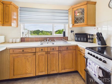 2 bedroom Flat - Osterley Close, Stevenage - Photo 4