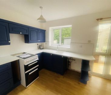 2 bedroom semi-detached house to rent - Photo 6