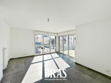 Location Appartement 3 pièces 65m² ST NAZAIRE 44600 - Photo 2