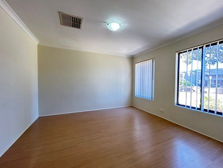 16 Sarah Close, Canning Vale WA 6155 - House For Rent - $750 | Domain - Photo 2