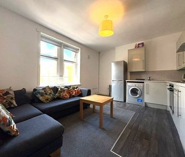 3 bedroom apartment to rent - Photo 2