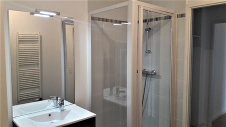 location Appartement T2 DE 47.6m² À ASNIERES - Photo 2