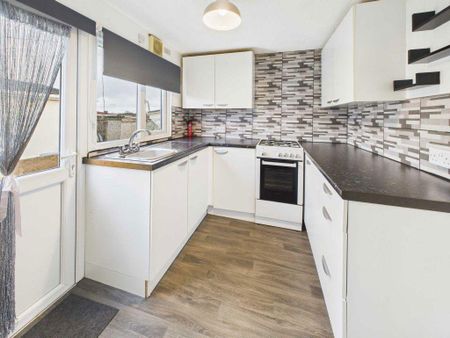 2 bedroom property to rent - Photo 4