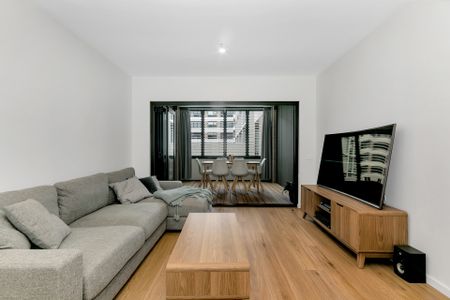 Close to EVERYTHING - Photo 2