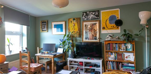 Gloucester Road, - Photo 2