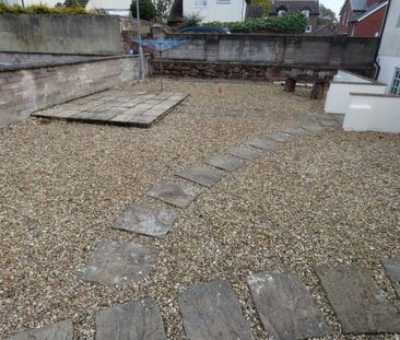 2 bed Apartment - To Let - Photo 4